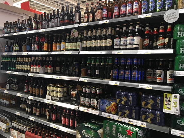 beer cornaer in supermarket in sweden